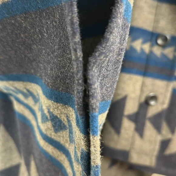 Pendleton Geometric Patterned wool Cape with Button Closure - Picture 5 of 6